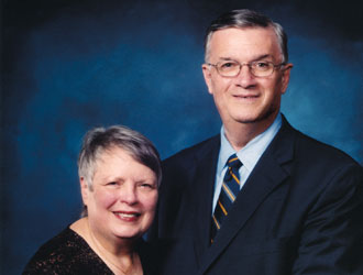 Photo of Suzanne and Mike Blouin (’66)